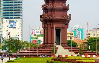 Booming Growth Pushes Cambodia to Lower-Middle Income Status