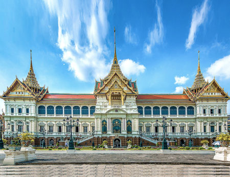 Bangkok's Grand Palace tied with the Smithsonian National Museum of Natural History in Washington DC and Pier 39 in San Francisco as the 'World’s Most-Visited Tourist Attractions' according to Travel+Leisure