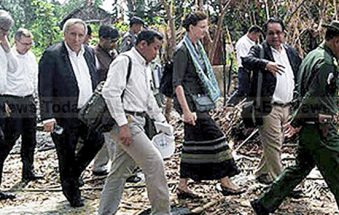 Envoys Spend Second Day in Rakhine State as Aid Ban Lifted