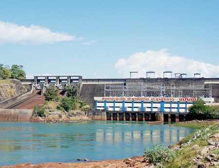 The Nam Ngum hydropower plant was the first in Lao PDR. Now the lessons learnt on upstream and downstream management are being applied to similar projects 