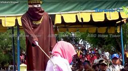 Woman caned in Aceh sees Islamophobic British tabloid beating dead horse (video)
