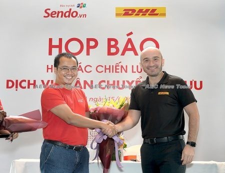 Tran Hai Linh, CEO, Sendo and Thomas Harris, Managing Director, DHL eCommerce Vietnam