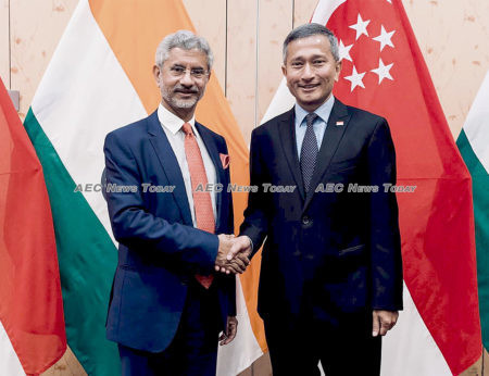 Singapore foreign minister Vivian Balakrishnan greats India's Minister for External Affairs, S Jaishankar in Singapore
