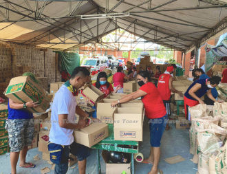 Bagong Kaunlaran HOAI helping feed the people during the COV-19 lockdown of Valenzuela City