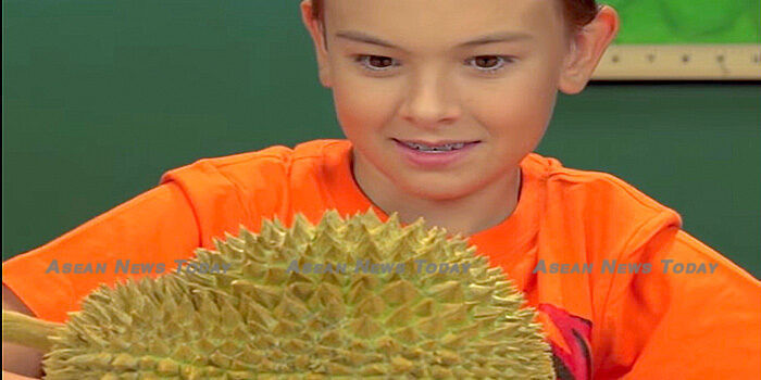 When American kids meet a durian